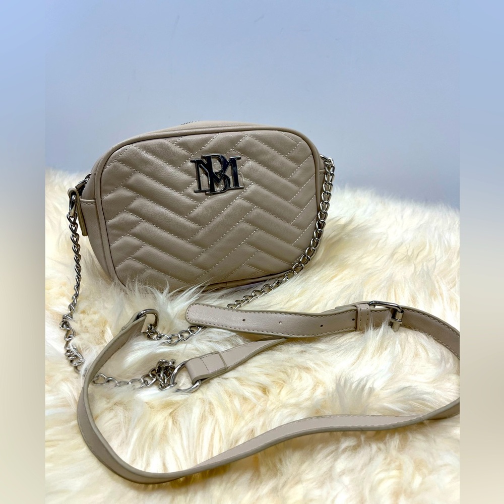 Badgley Mischka Camera  Crossbody Bag Quilted Vegan Leather in Color Buff